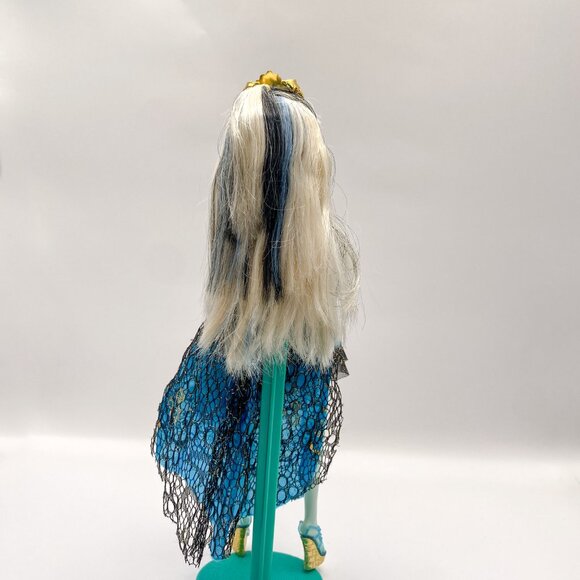 Monster High Frankie Stein – 13 Wishes Doll – Mostly Complete with Stand - Picture 4 of 5